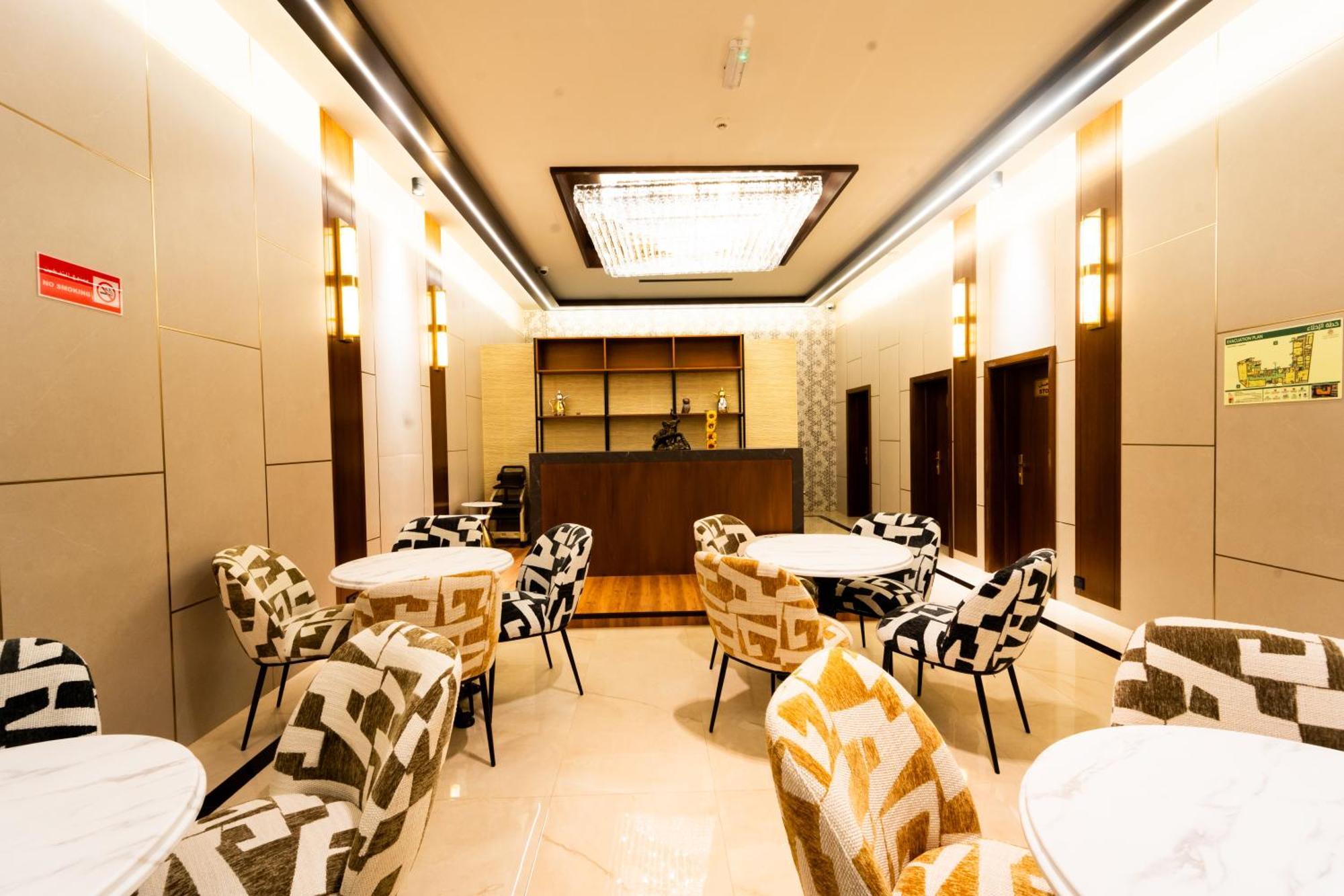 Grand Astoria Hotel 3*